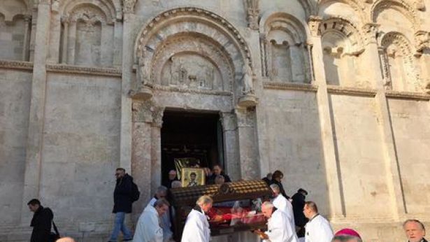 Termoli: le reliquie di S.Timoteo escono dalla cattedrale