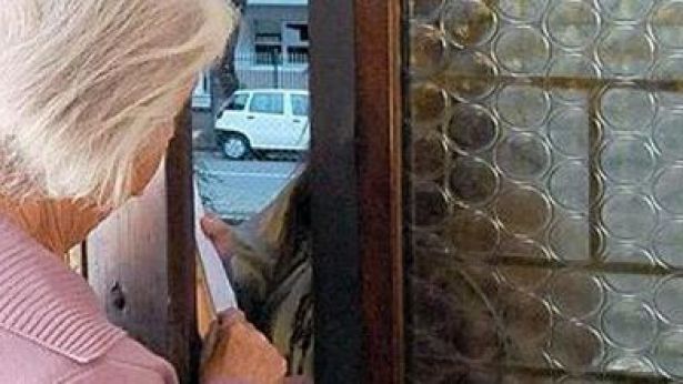 Truffatori in azione in danno degli anziani