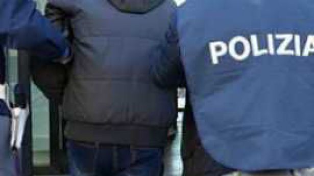 Arrestato dalla Polizia