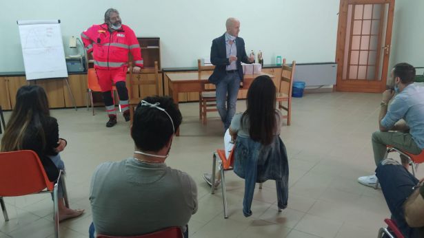 La consegna delle mascherine