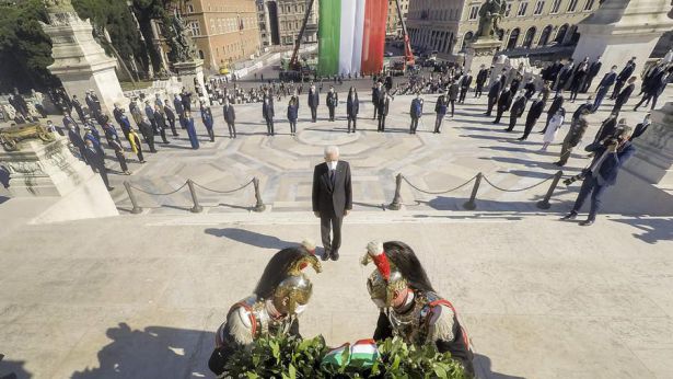 L'omaggio del Presidente Mattarella al Milite Ignoto