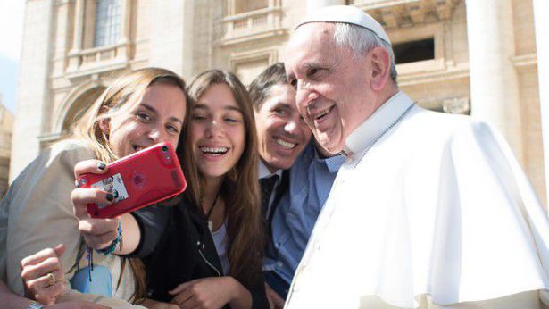 Papa Francesco con i giovani