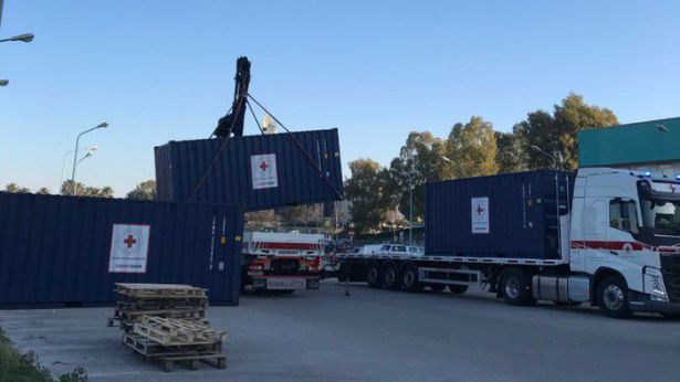 Lo scarico del container a Termoli