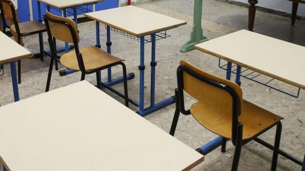 Banchi di una scuola