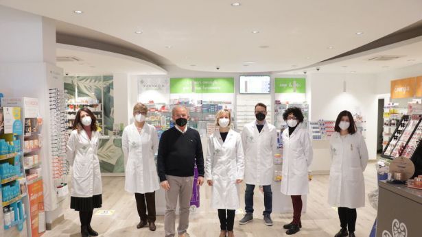 Il personale della Farmacia Sansanelli