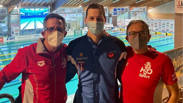 Di Fabio al centro nella foto
