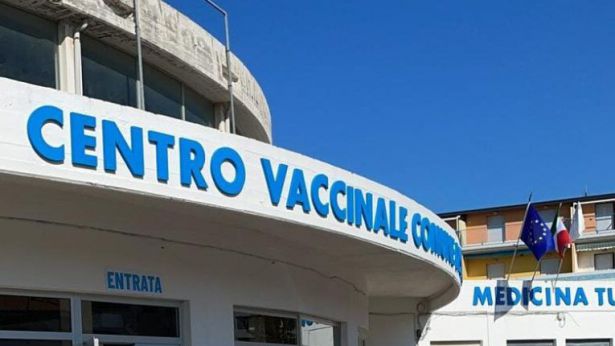 Il Centro vaccinale di San Salvo Marina