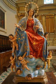 La statua dell'Assunta