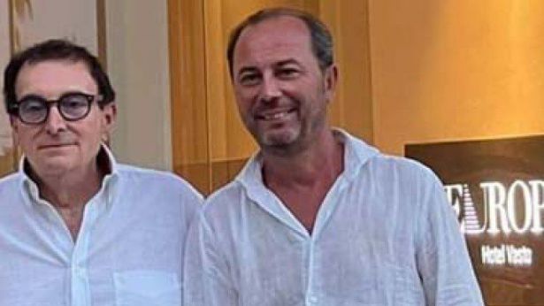 Domenico Gravina a  destra nella foto