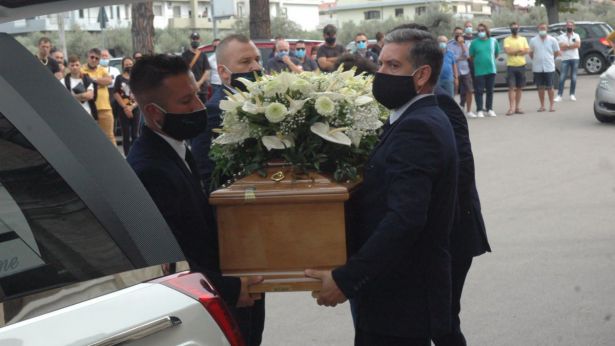 L'arrivo della salma di Francesco Mancini