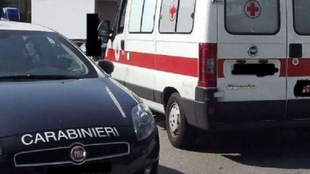 Carabinieri e ambulanza