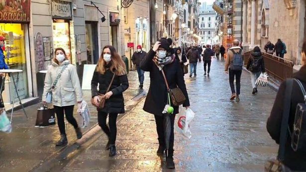 Gente in giro