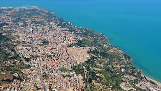 Vasto dall'alto. Foto di Roberto Bruno