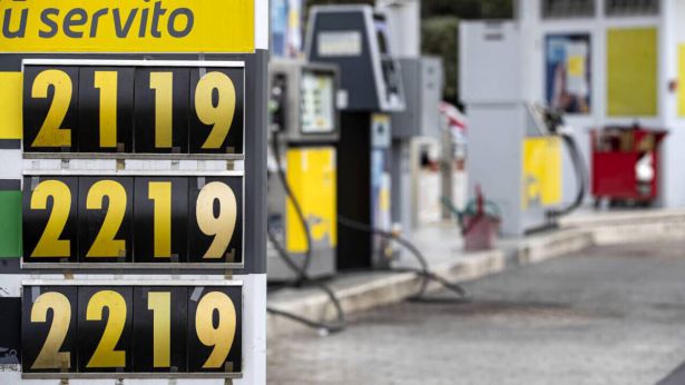 Distributore carburanti