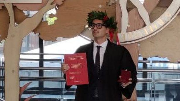 Il neo dottore Antonio Menna