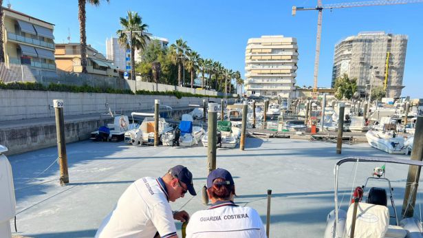Le Marinelle: controlli della Guardia Costiera