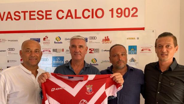 Dirigenti e tecnici della Vastese Calcio