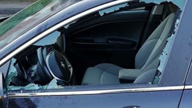 Vetri delle auto rotti