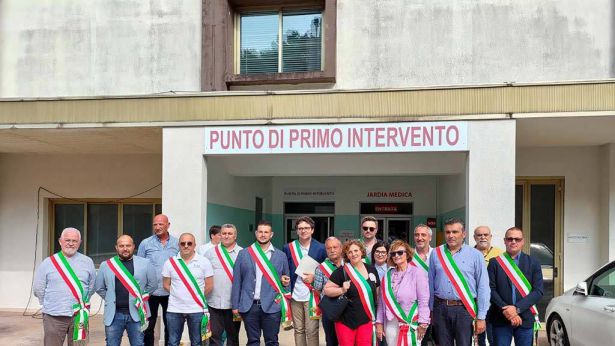Gissi: la protesta dei sindaci dinanzi al Punto di Primo Intervento