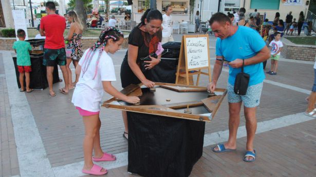 Giochi in Piazza Rodi a Vasto Marina