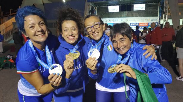 Miriam Di Iorio con le ltre staffettiste