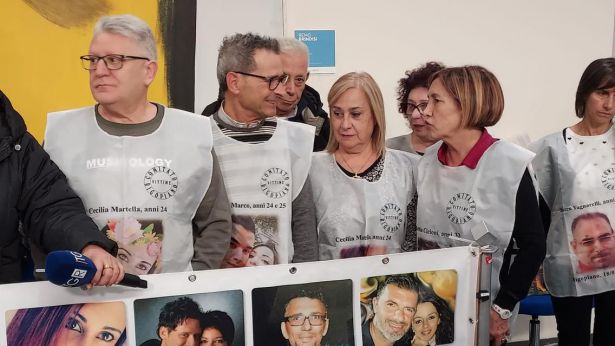 I parenti delle vittime
