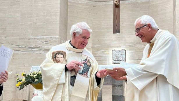 Don Giovanni Molinari con il Parroco Don Alvaro