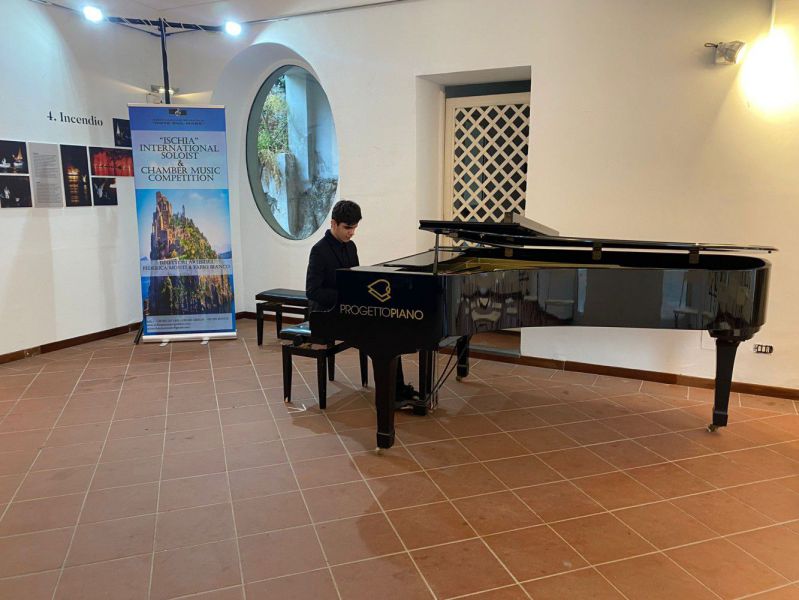 Il giovane vastese Emanuele Santoro vince il primo premio assoluto al