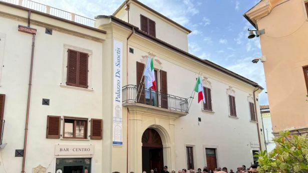 Lettomanoppello: Palazzo De Santis