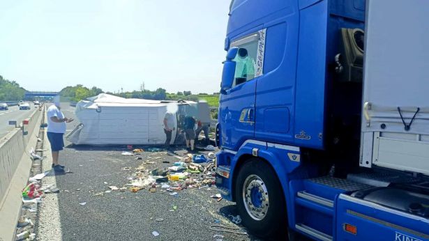 I mezzi coinvolti nell'incidente