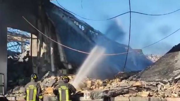 Pineto: i Vigili del Fuoco in azione nella zona del rogo