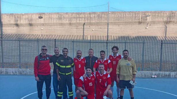 Chieti: partita di calcetto all'interno del carcere