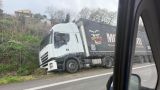 Il Tir finito fuori strada