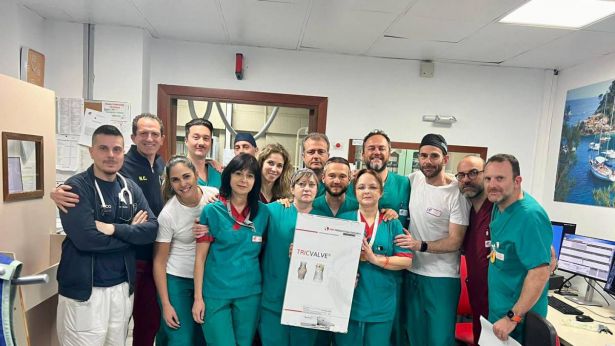 L'equipe di cardiologia dell'Ospedale di Pescara con il dott. Massimo Di Marco
