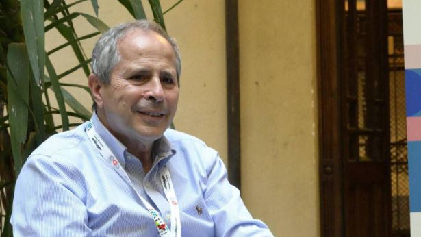 Il prof. Andrea Crisanti