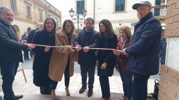 San Salvo: taglio del nastro per lainaugurazione della mostra