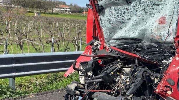 Un furgone coinvolto in un incidente mortale