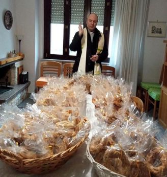 Vasto: la benedizione dei Taralli di San Giuseppe