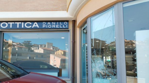 Vasto: tentato furto all'Ottica Piorelli sulla Circonvallazione Histoniense