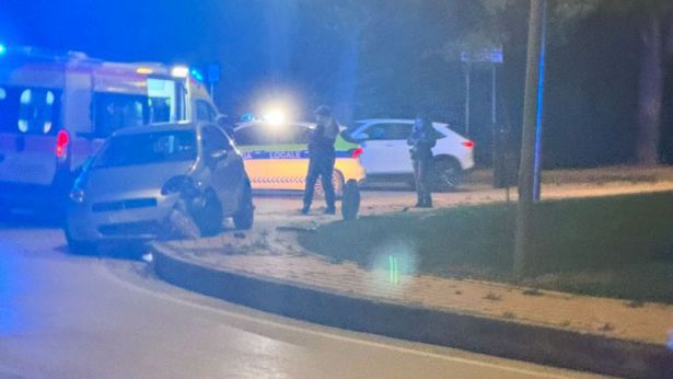 San Salvo: incidente alla rotonda