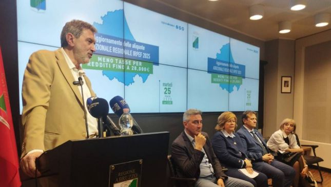 Marsilio con i suoi fedelissimi assessori