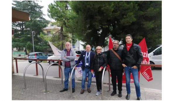 La protesta dei rappresentanti sindacali