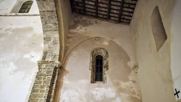 Abbazia di San Giovanni in Venere: tracce di umidità