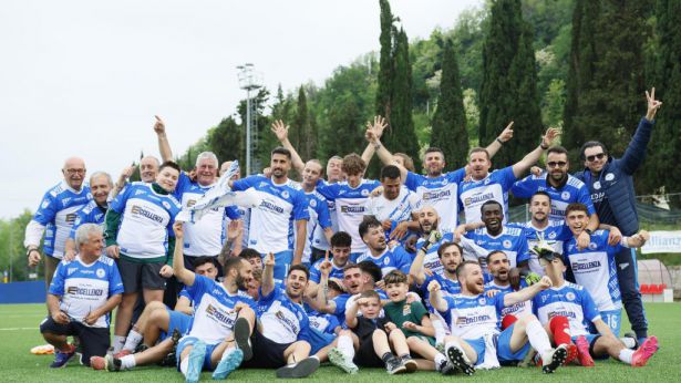 Festa in campo per i calciatori della Bacigalupo Vasto Marina