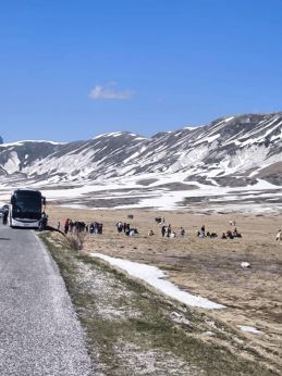Turisti sul Gran Sasso