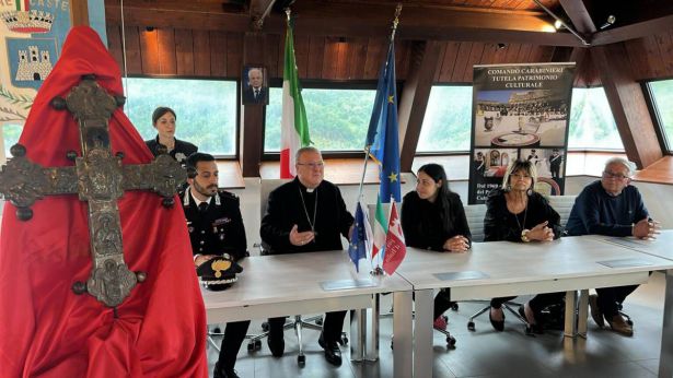 Castelli: la cerimonia di restituzione delle opere trafugate