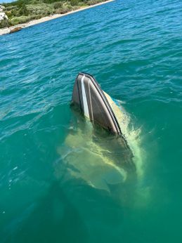 Vasto: l'imbarcazione recuperata dalla Guardia Costiera