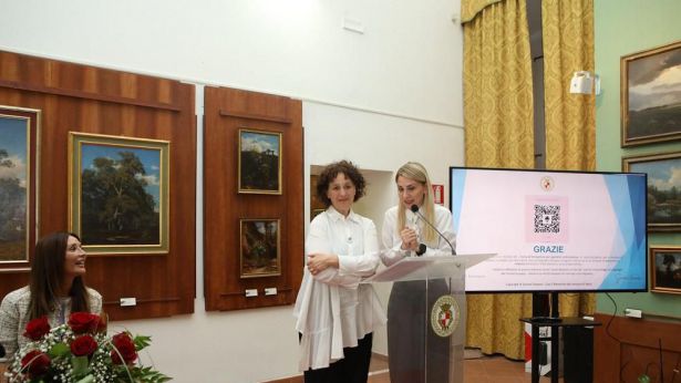 Serena Fumaria con l'assessore Anna Bosco