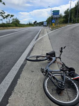 La bici sulla quale viaggiava il pensionato