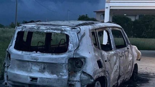 Monteodorisio: l'auto del Sindaco distrutta dalle fiamme
